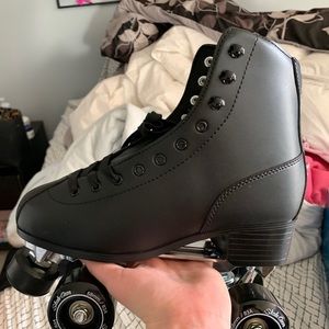 Women’s roller skates